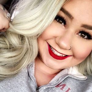 Meet your Posher, Alyssa